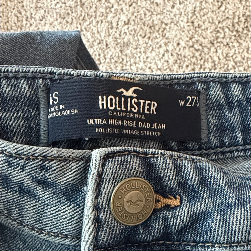 Hollister Vintage Wash Ultra High-Rise Jeans — Light Blue